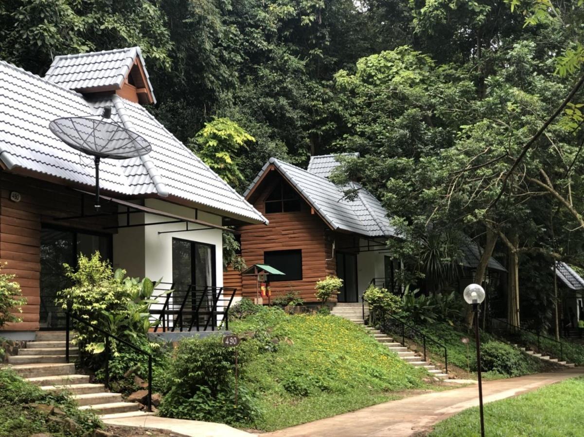 Sappraiwan Elephant Resort & Sanctuary Kaengsopha Екстер'єр фото