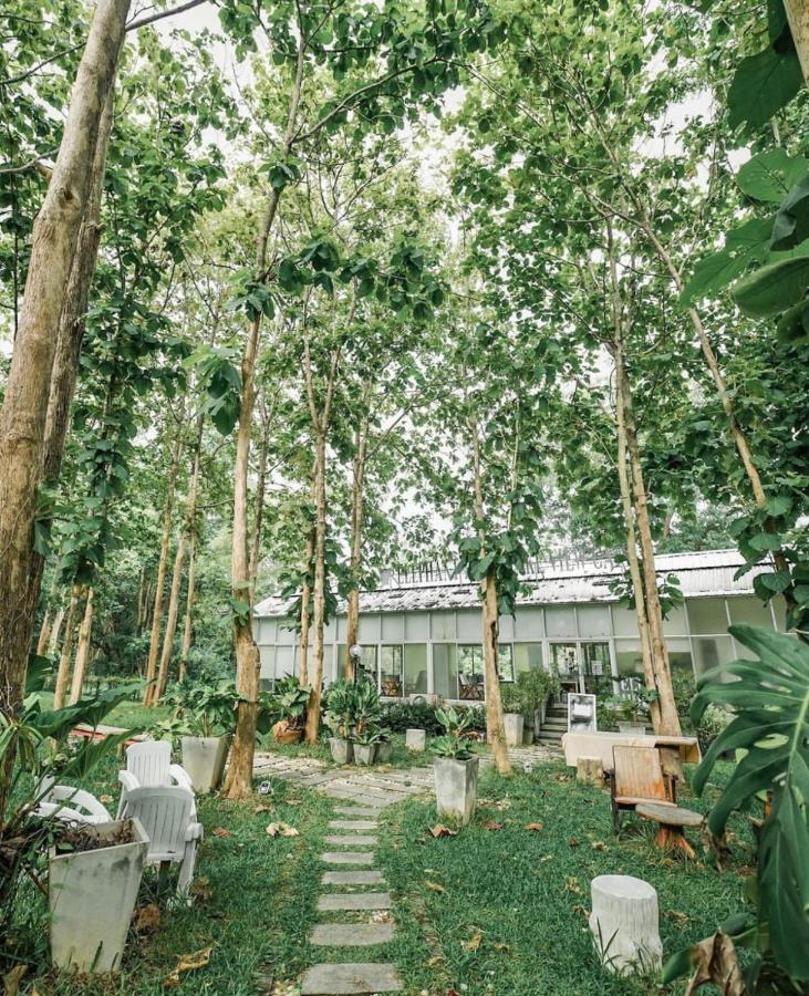 Sappraiwan Elephant Resort & Sanctuary Kaengsopha Екстер'єр фото